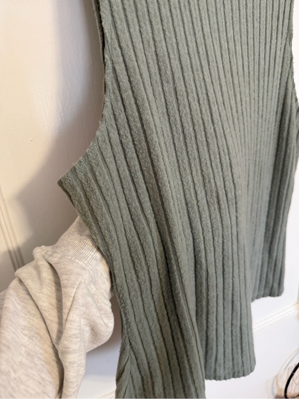 Ribbed Mock Neck Sleeveless Top - Olive Green - Picture 3 of 4